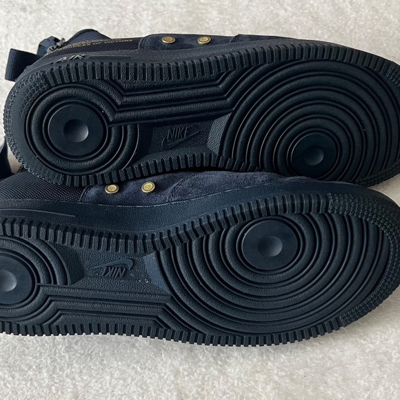 Men's Nike SF Air Force 1 Mid Obsidian Metallic Gold Sneakers - Picture 13 of 14